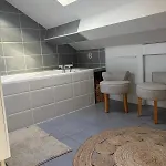 Grand Duplex Spacieux En Maison De