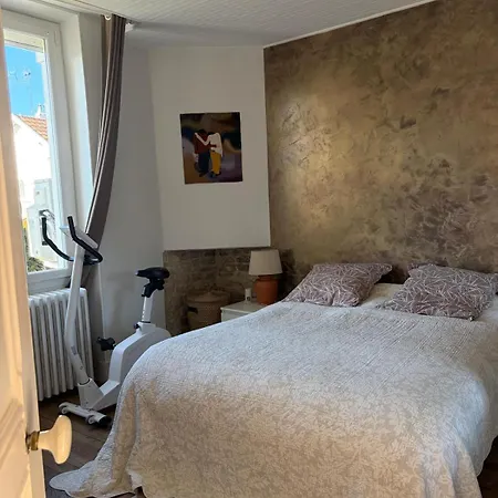 Grand Duplex Spacieux En Maison De *