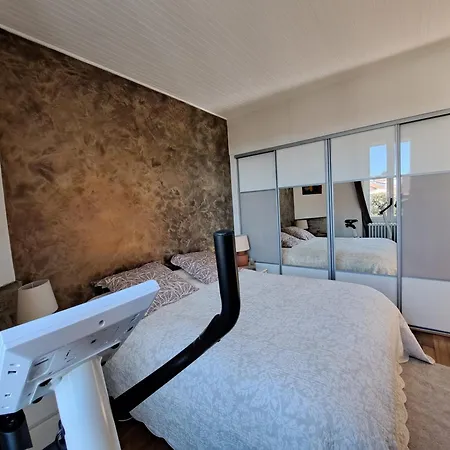 Grand Duplex Spacieux En Maison De