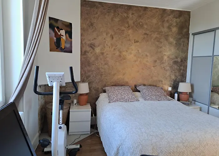 Grand Duplex Spacieux En Maison De *